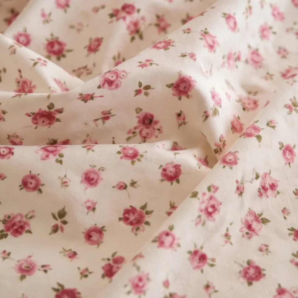 Completo Lenzuola Matrimoniale in Cotone Fiorellini Rosa Fondo Bianco