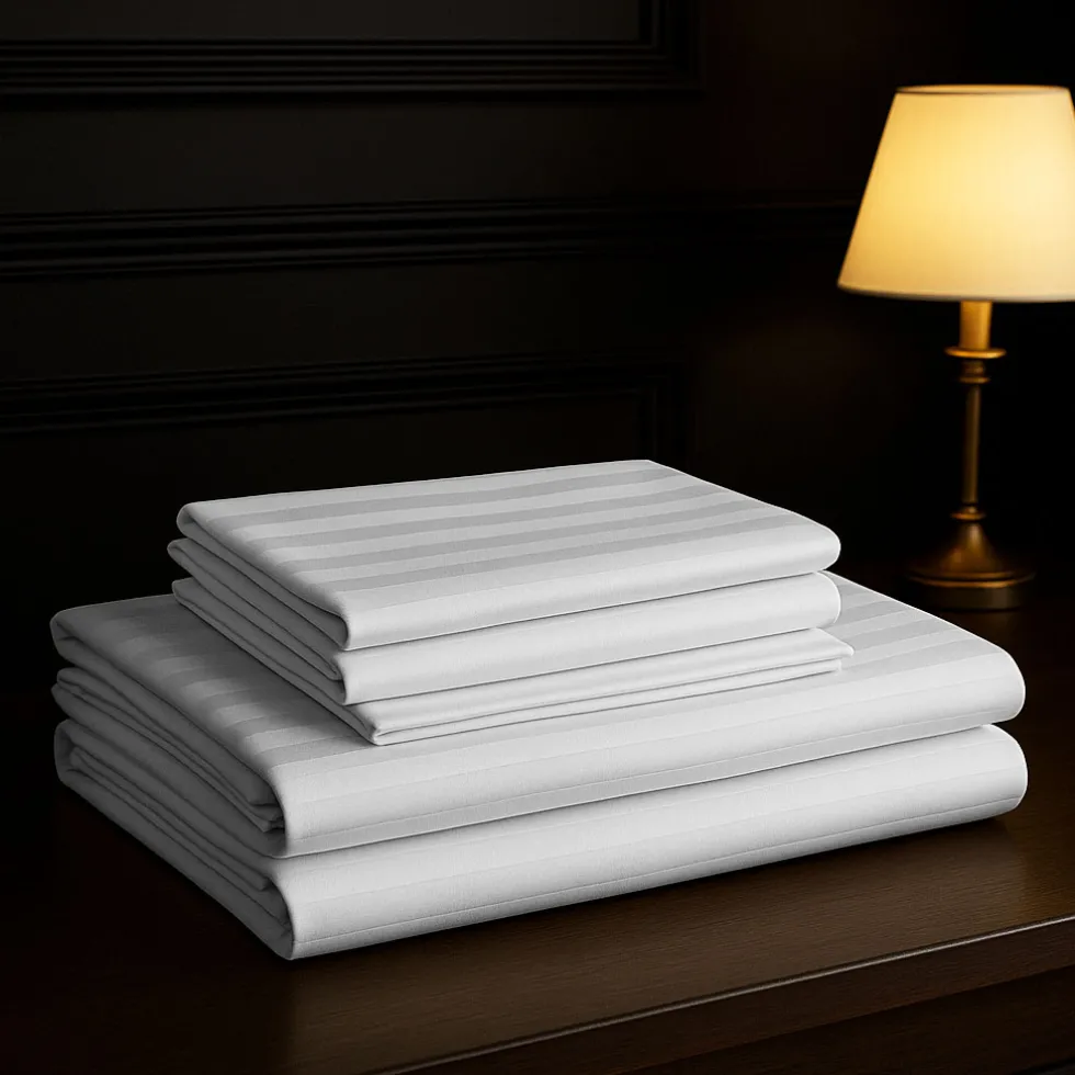 Completo lenzuola matrimoniale 260x295 cm Zefiro Bianco in raso di cotone