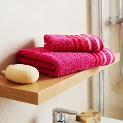 Coppia di asciugamani da bagno in spugna 480 gr fuxia a righe