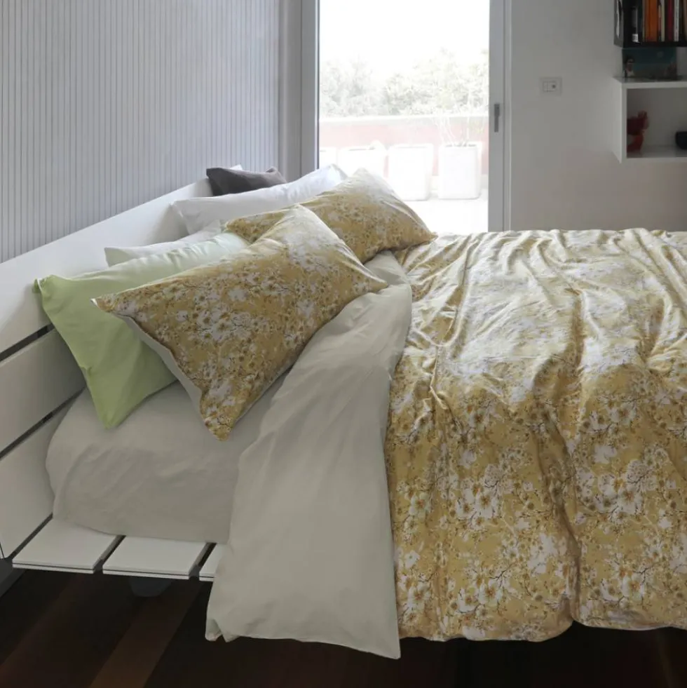 Copriletto primaverile matrimoniale in cotone Day Dream floreale beige