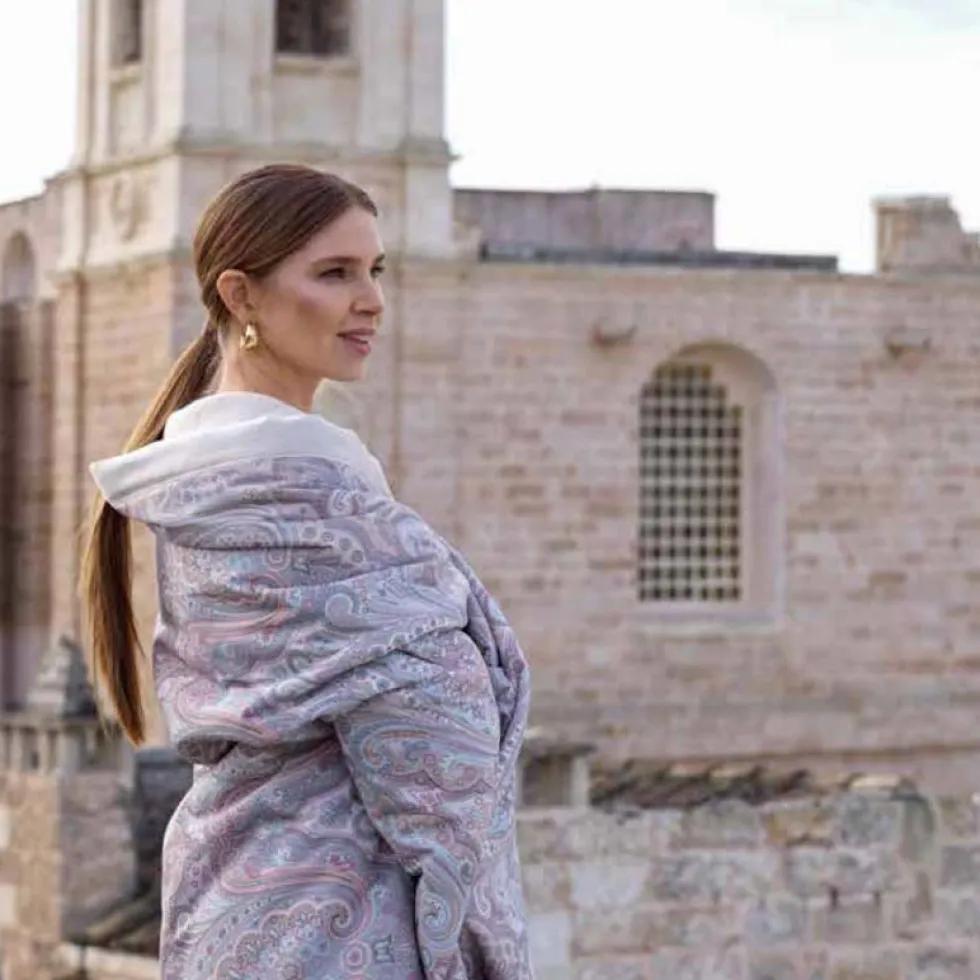 Plaid Bassetti Isolabella 41 – Eleganza e Leggerezza in Stile Italiano