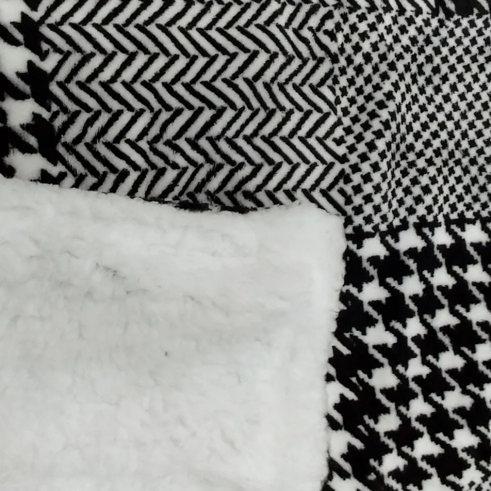 Plaid effetto agnellato Central Park bianco e nero pied de poule 130x160
