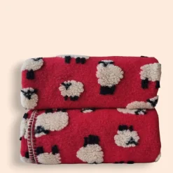 Plaid in Lana Cotta rosso con motivo di pecorelle - Soffice e Accogliente per Casa