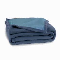 Plaid in micropile soffice coperta divano letto double-face blu