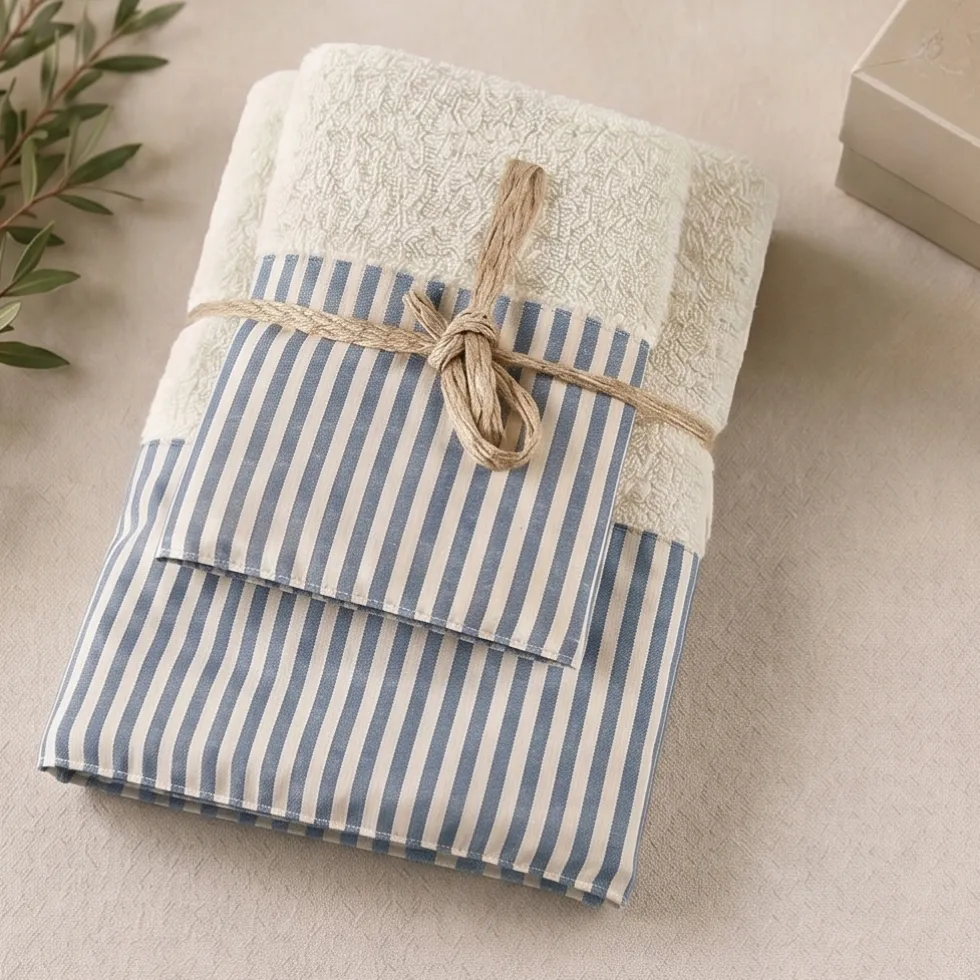 Set Asciugamani 1+1 in spugna panna con righe bluette | Arredo Bagno