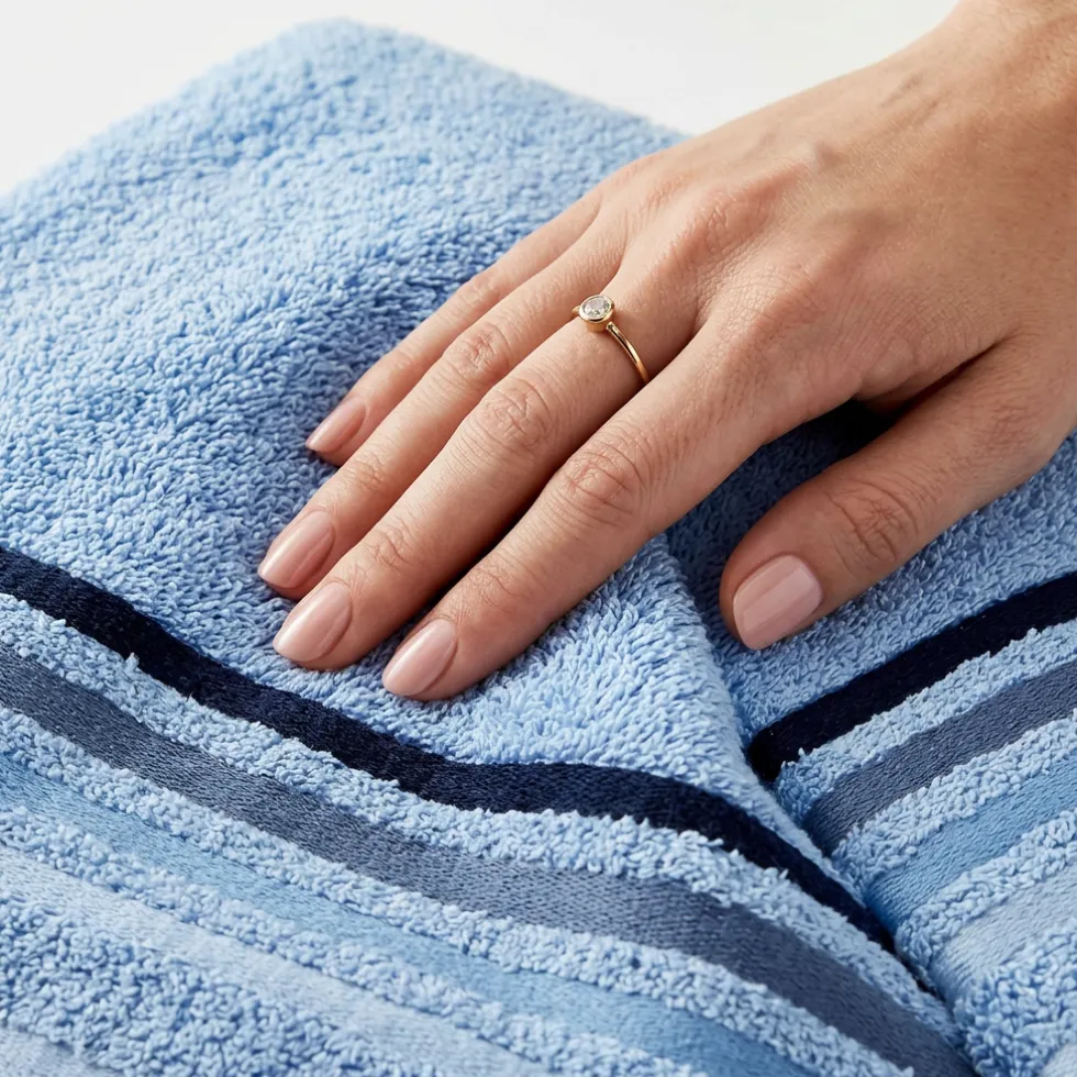 Set asciugamani viso + ospite in spugna azzurro cielo con righe jacquard