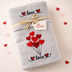 Set asciugamano con ospite San Valentino ricamo Cuori fondo grigio