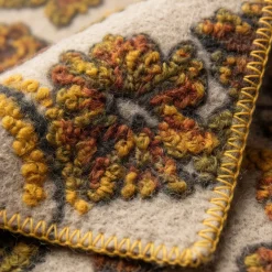 Soffice Plaid di Lana Cotta Floreale ramage grigio con bordo giallo